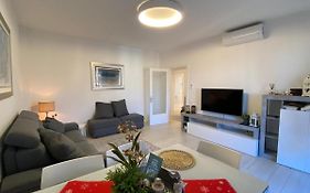 Appartamento Blu - Relax And Comfort 20 Minutes From Florence